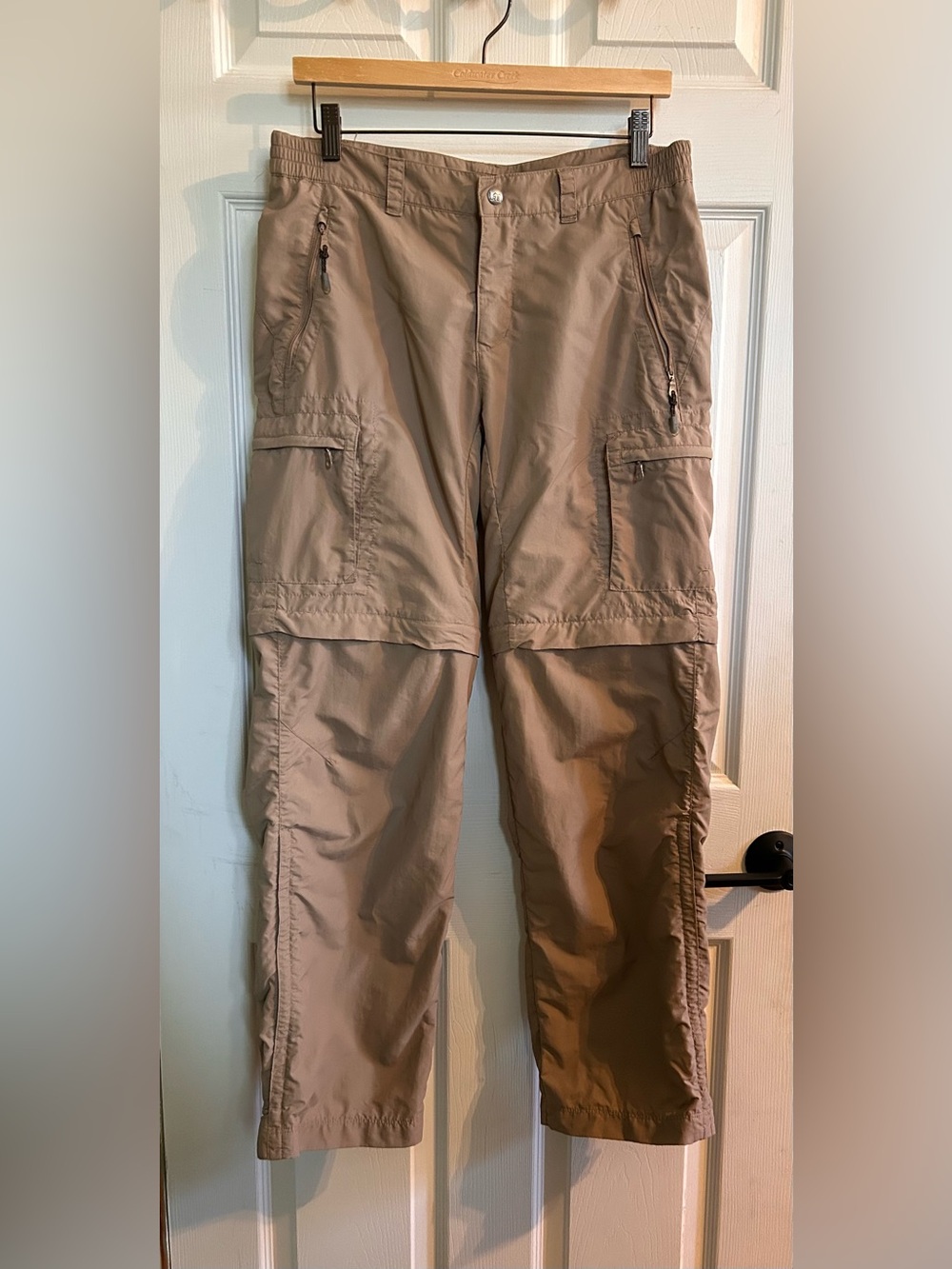 REI women’s Zip off Cargo hiking Pants - Tan